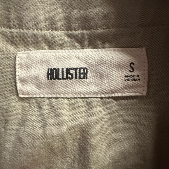 button up - Picture 2 of 3